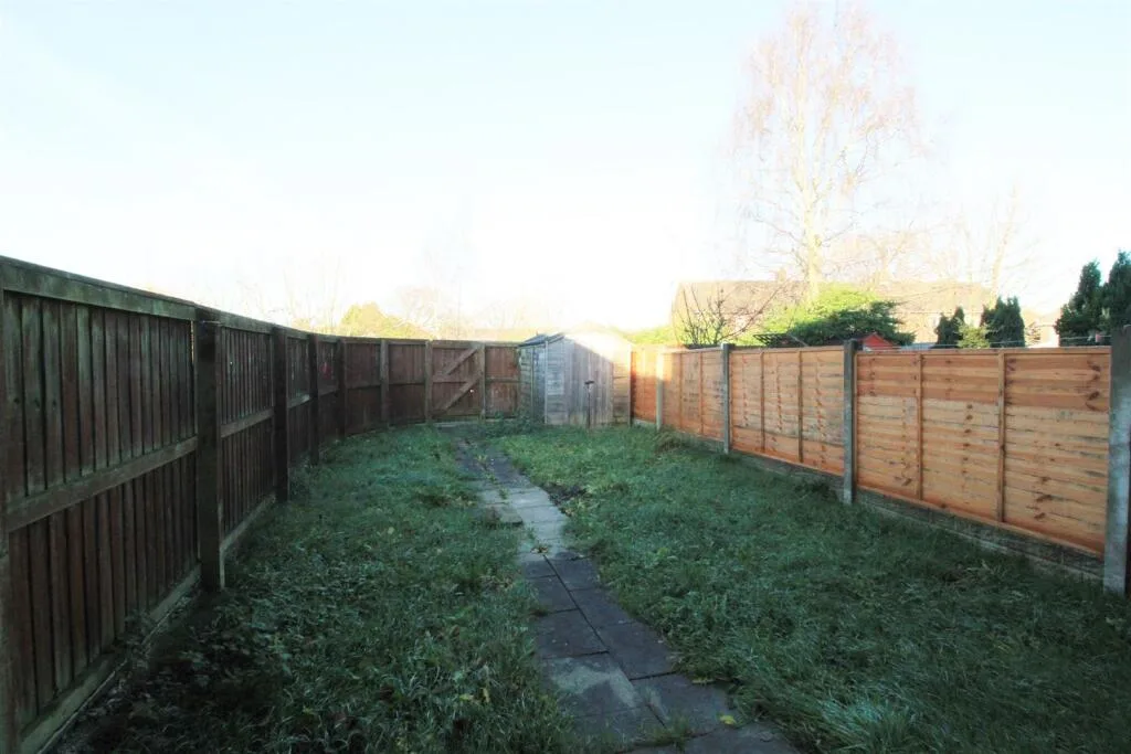3 bedroom end of terrace house for rent