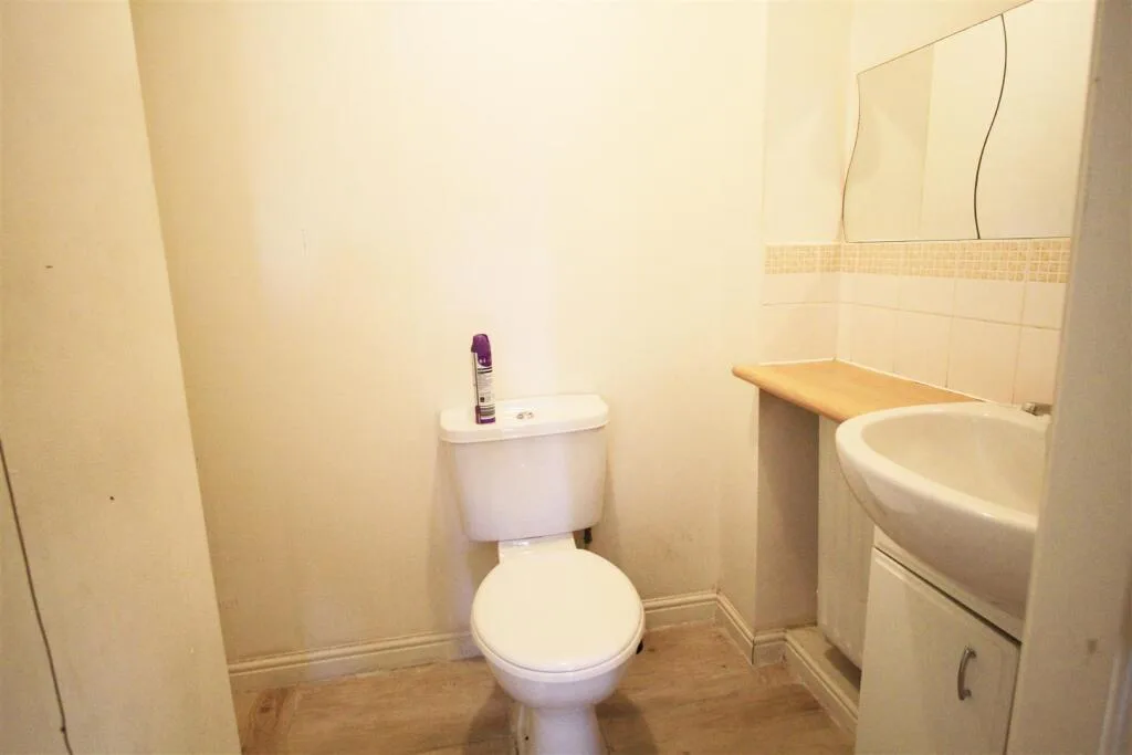 3 bedroom end of terrace house for rent