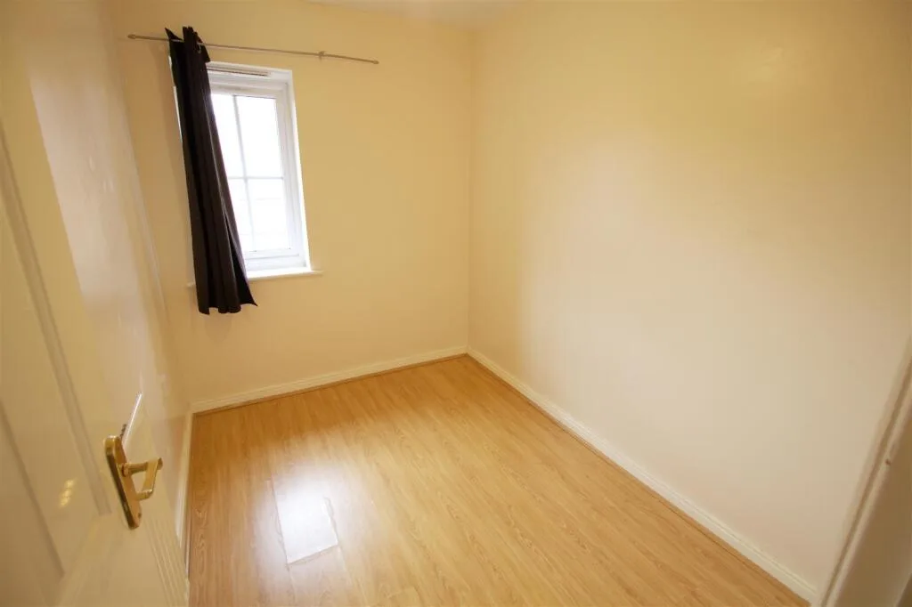 3 bedroom end of terrace house for rent