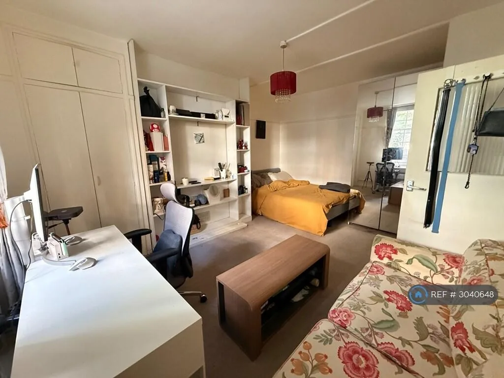 Studio flat for rent