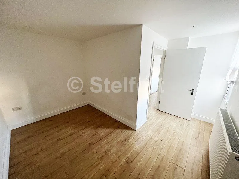3 bedroom end of terrace house for rent