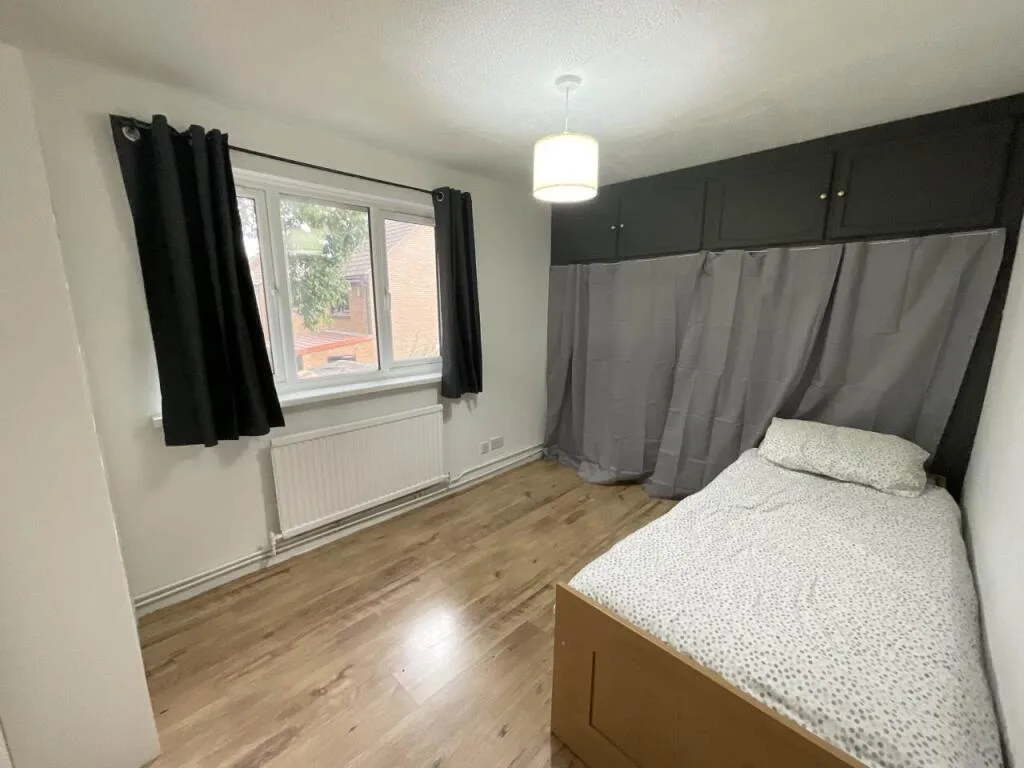 2 bedroom house for rent