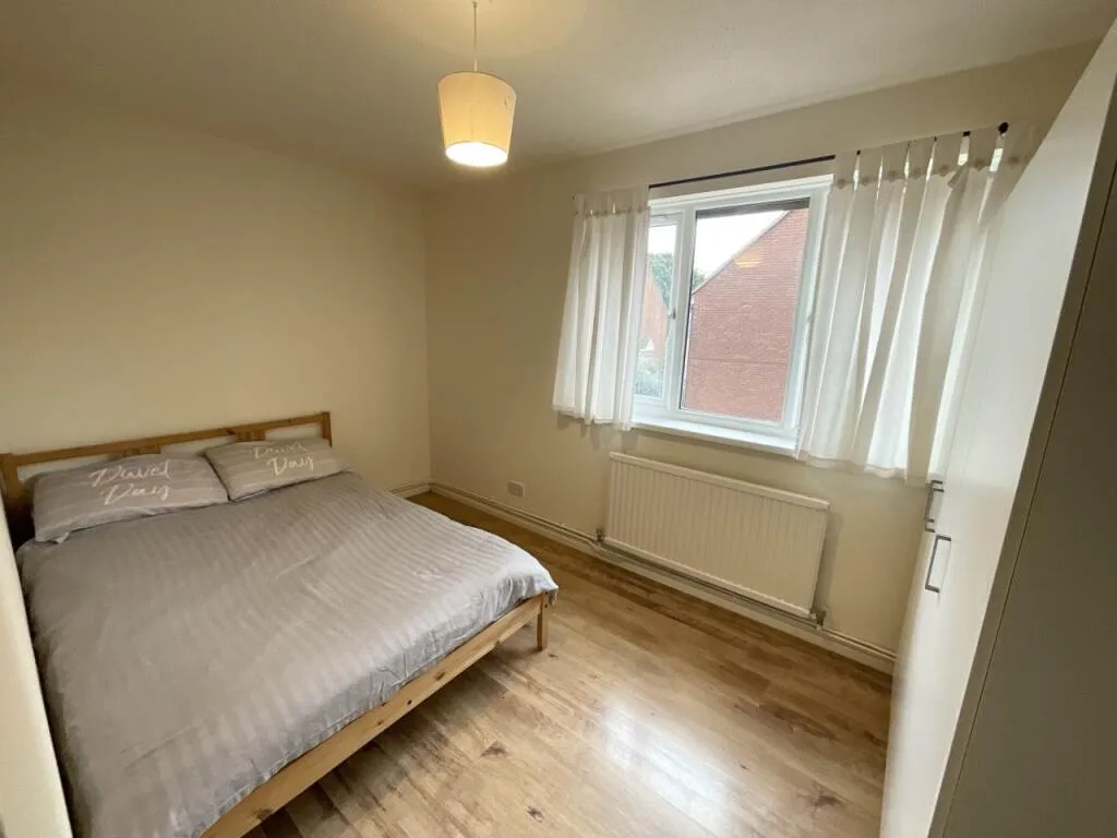 2 bedroom house for rent
