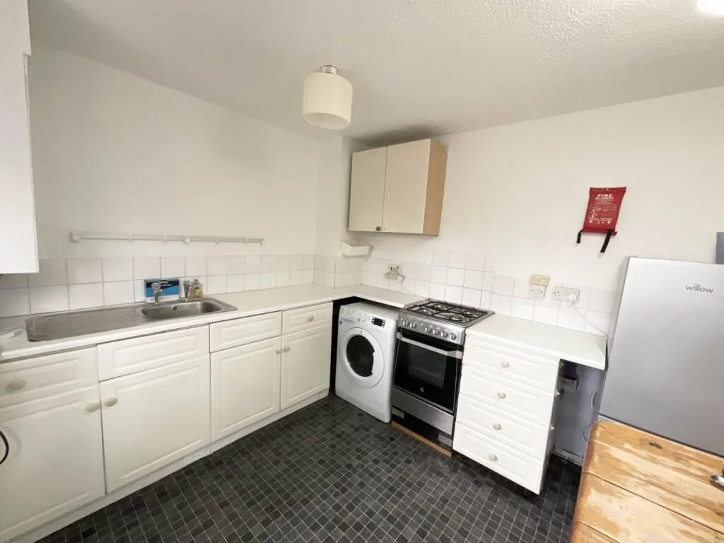 2 bedroom house for rent