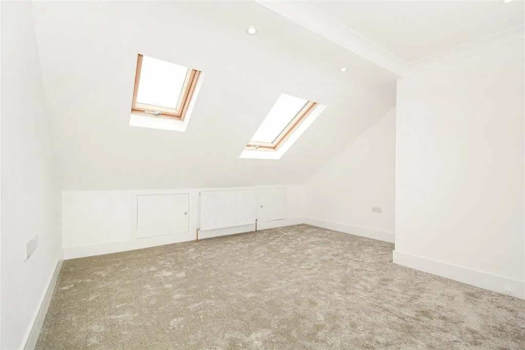 5 bedroom terraced house for rent