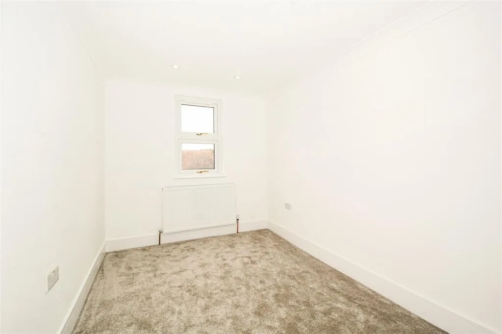 5 bedroom terraced house for rent