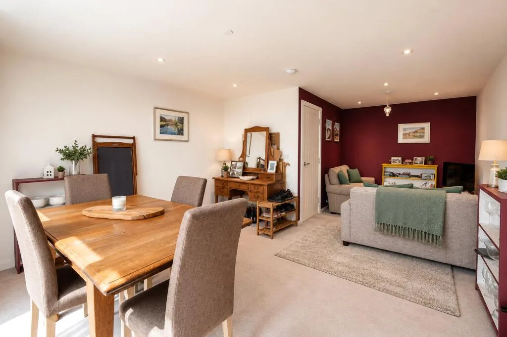 3 bedroom semi-detached house for rent