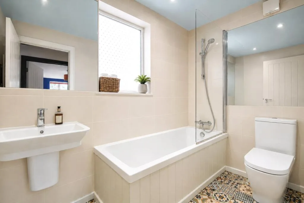 3 bedroom semi-detached house for rent