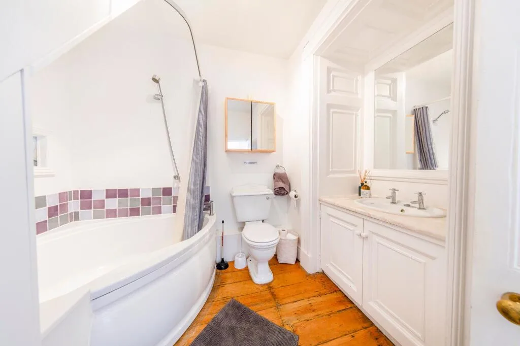 3 bedroom flat for rent