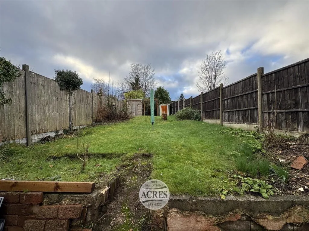 3 bedroom semi-detached house for rent