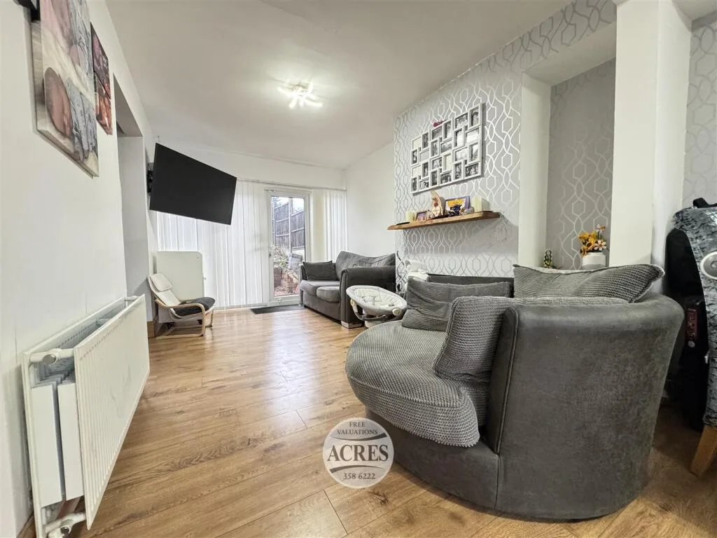 3 bedroom semi-detached house for rent