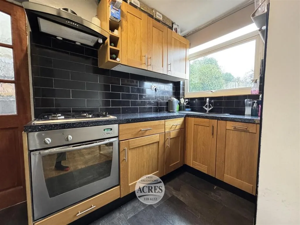 3 bedroom semi-detached house for rent