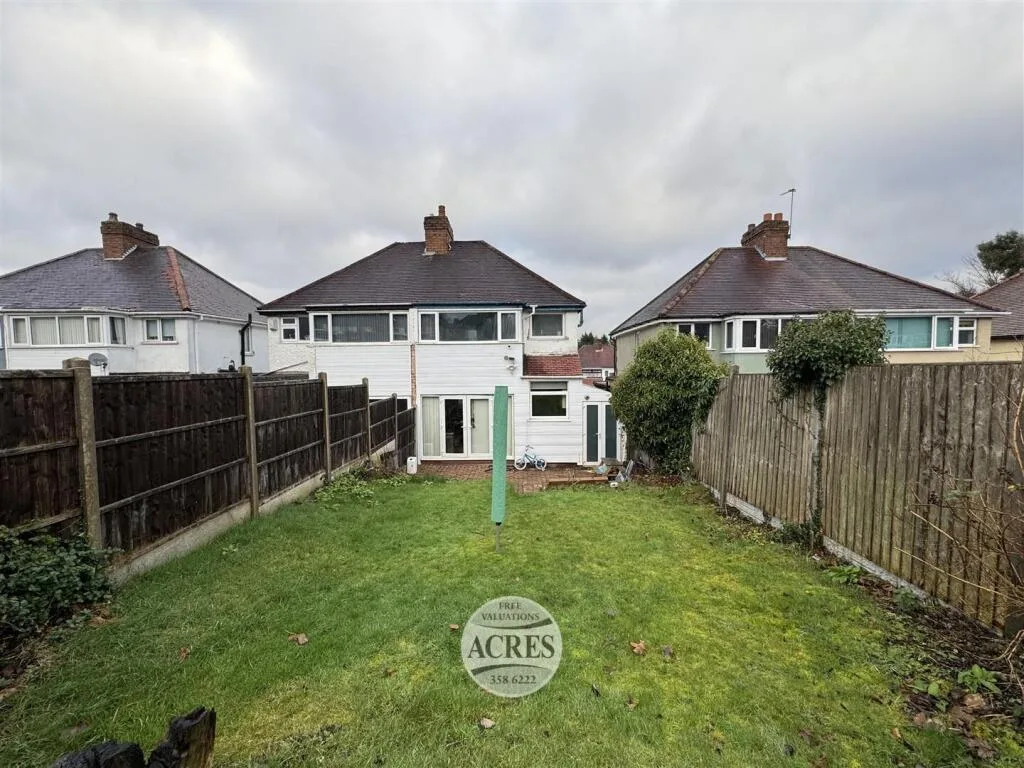 3 bedroom semi-detached house for rent