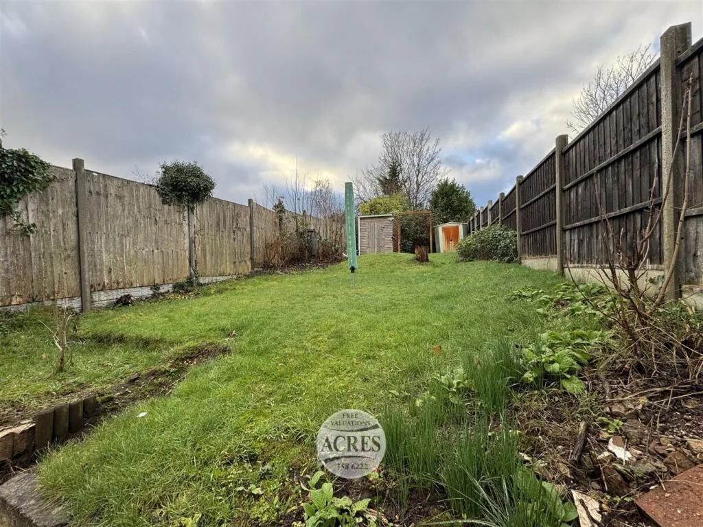 3 bedroom semi-detached house for rent
