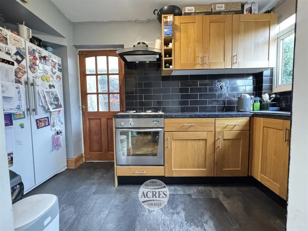 3 bedroom semi-detached house for rent