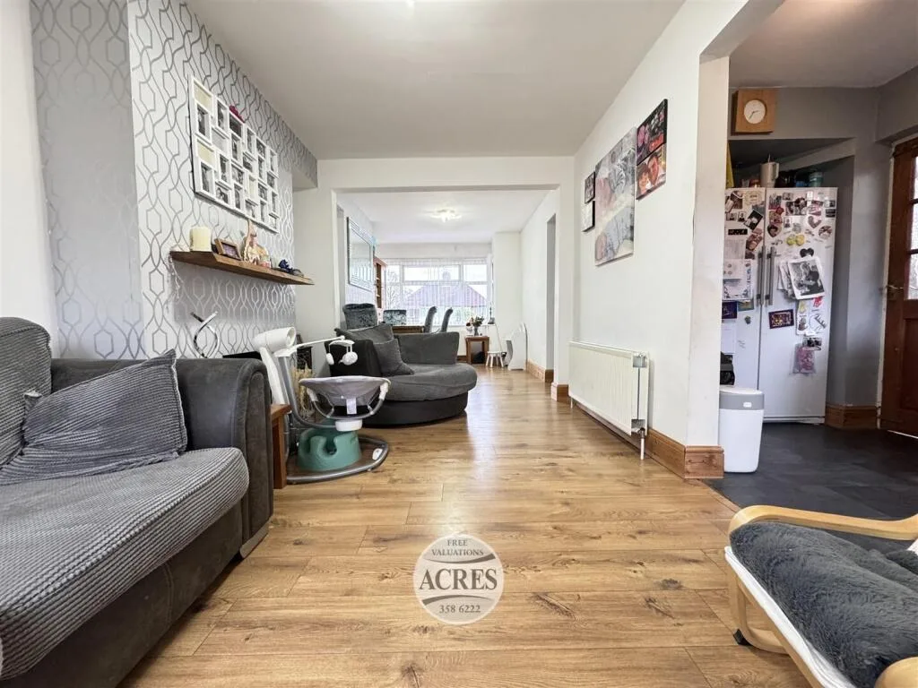 3 bedroom semi-detached house for rent