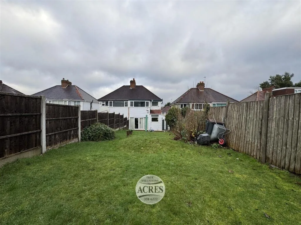 3 bedroom semi-detached house for rent
