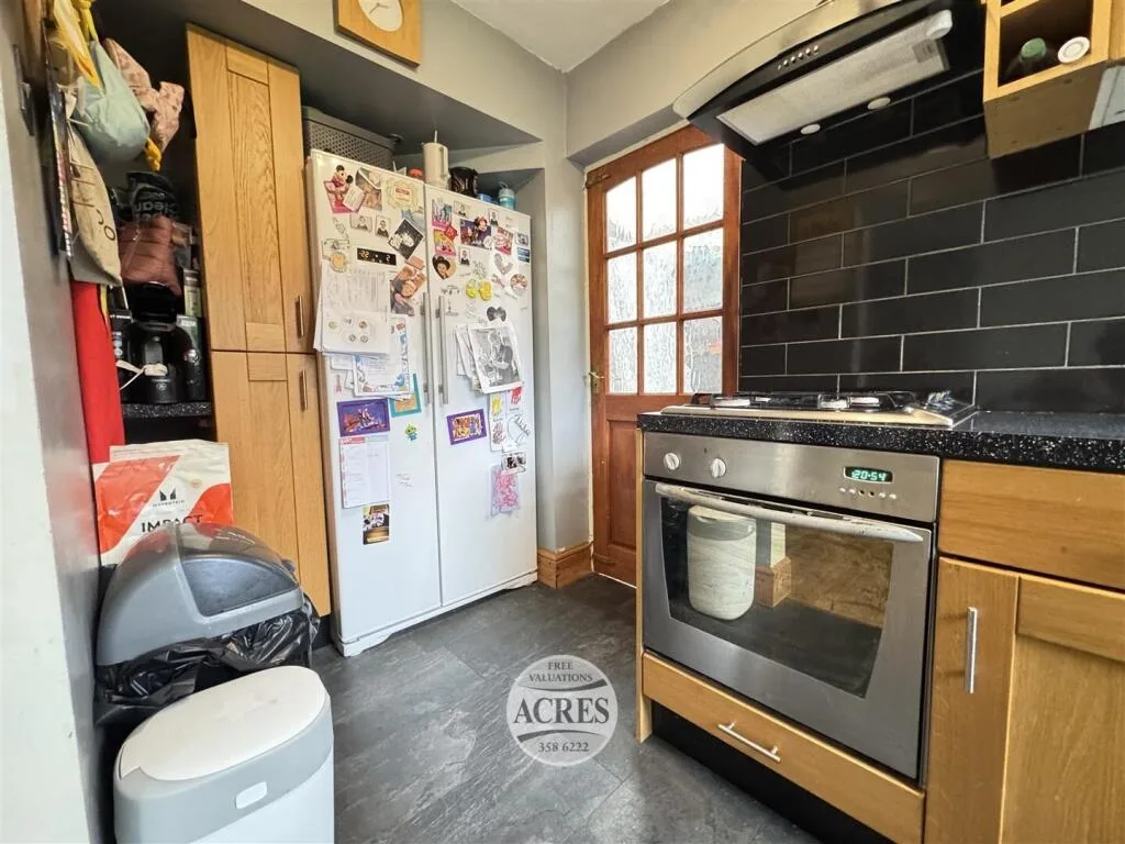 3 bedroom semi-detached house for rent