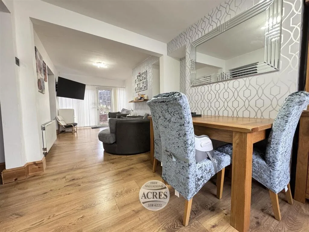3 bedroom semi-detached house for rent