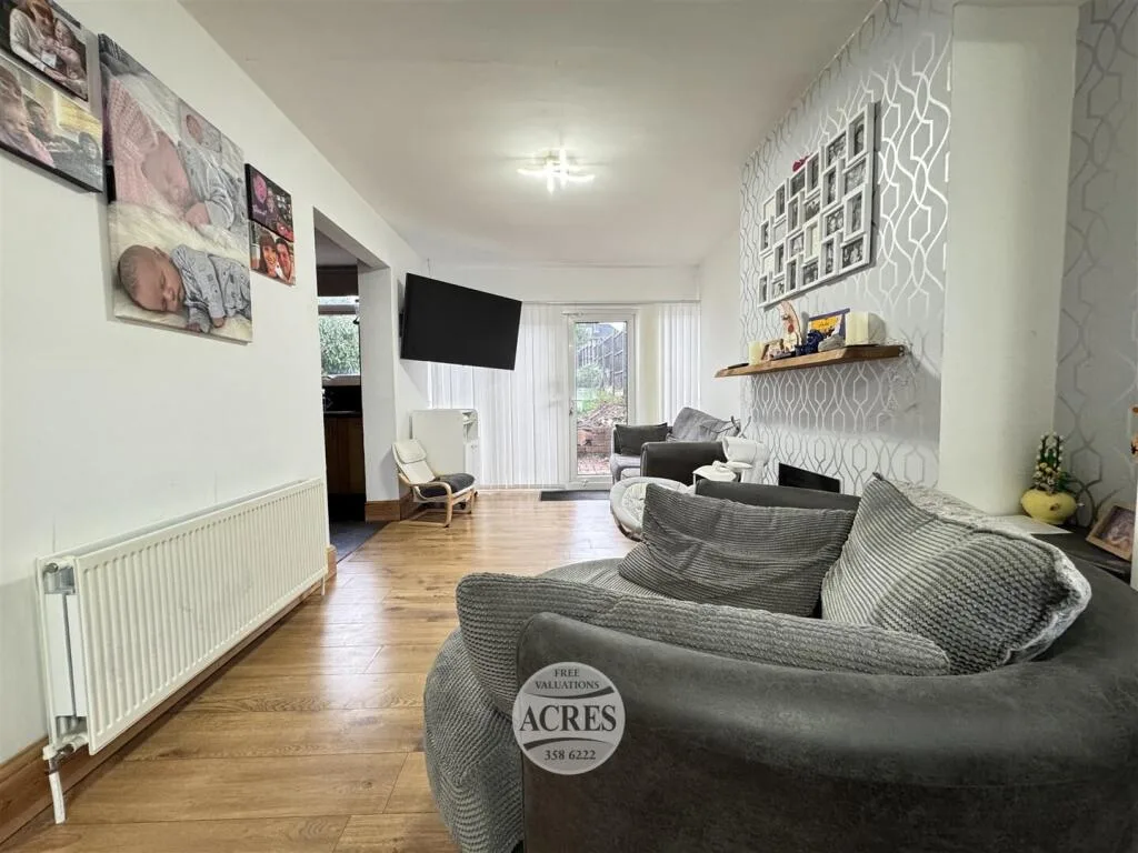 3 bedroom semi-detached house for rent