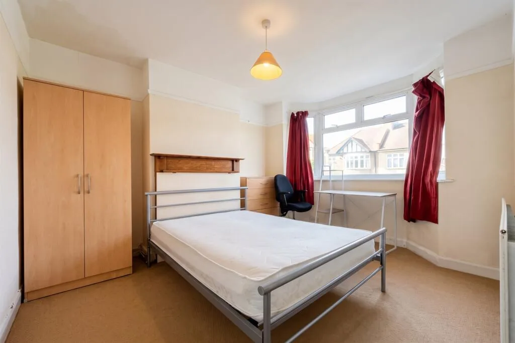 4 bedroom semi-detached house for rent