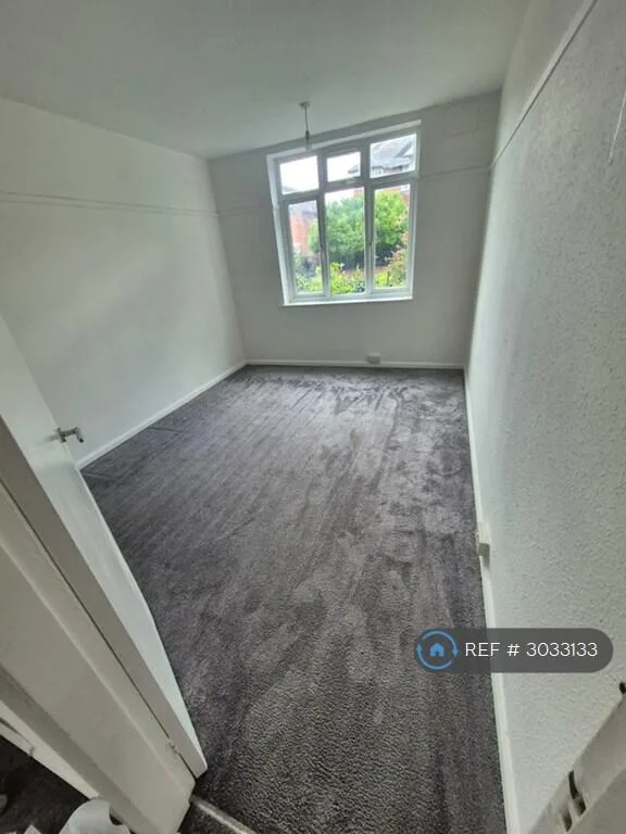 2 bedroom maisonette for rent