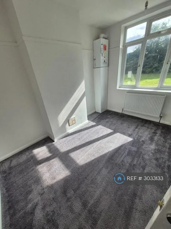 2 bedroom maisonette for rent