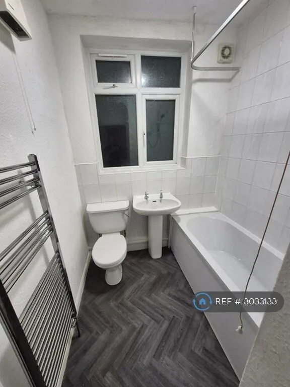 2 bedroom maisonette for rent