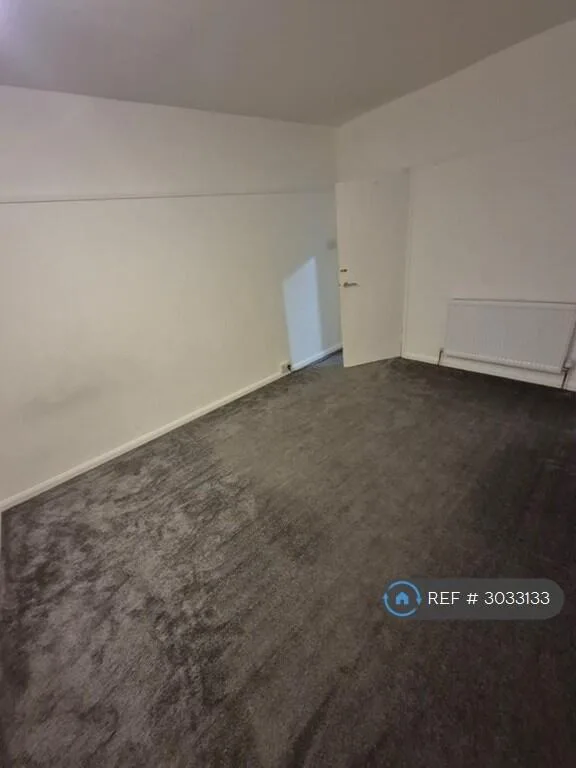 2 bedroom maisonette for rent