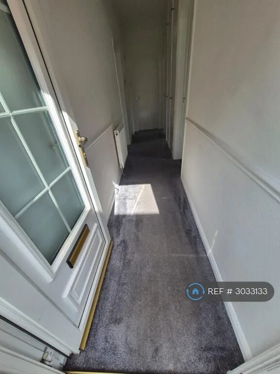 2 bedroom maisonette for rent