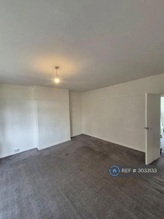 2 bedroom maisonette for rent