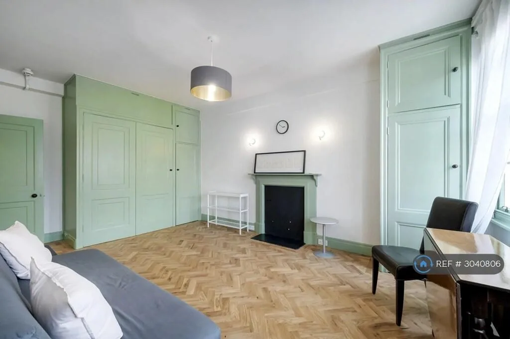 Studio flat for rent