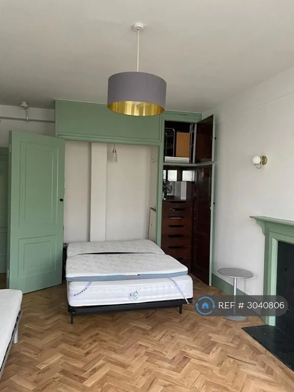 Studio flat for rent