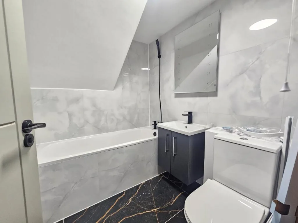 2 bedroom maisonette for rent