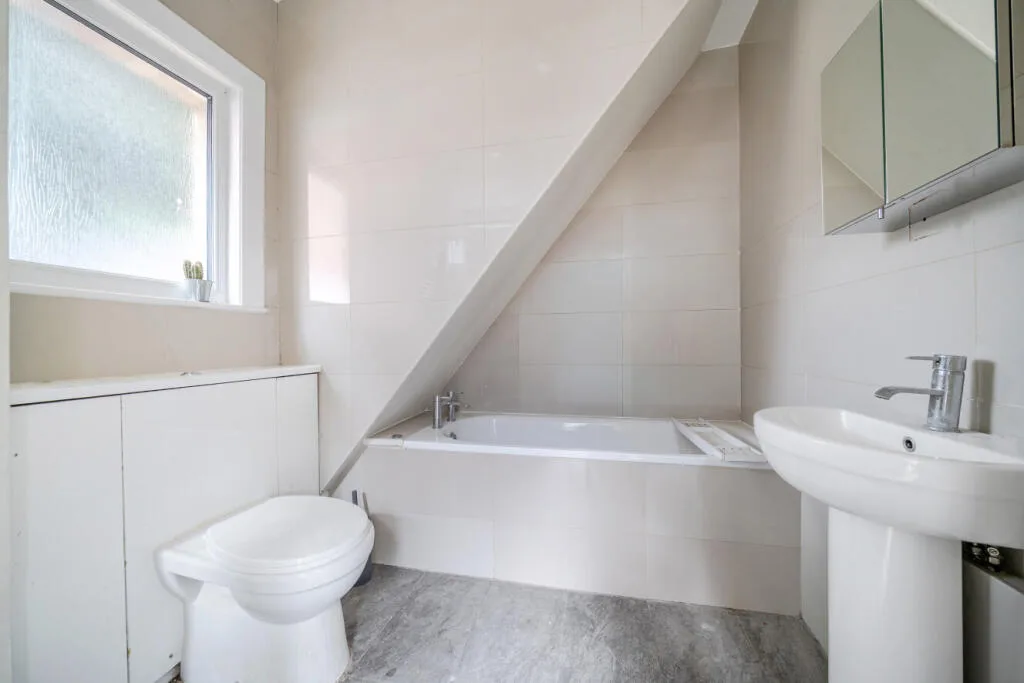 2 bedroom maisonette for rent