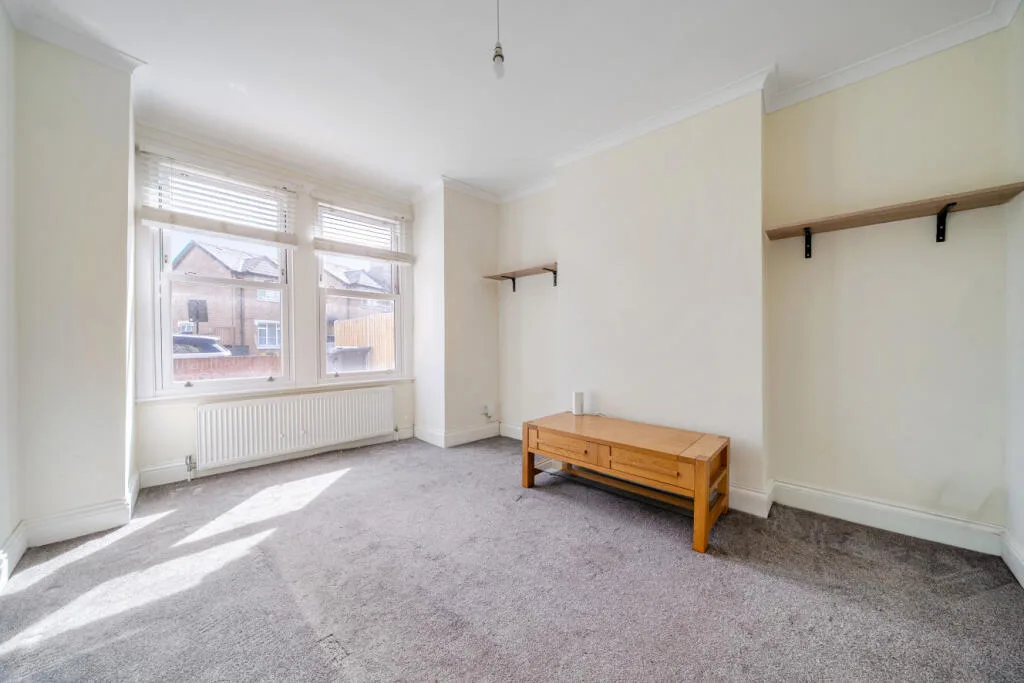 2 bedroom maisonette for rent