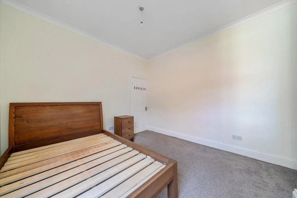 2 bedroom maisonette for rent