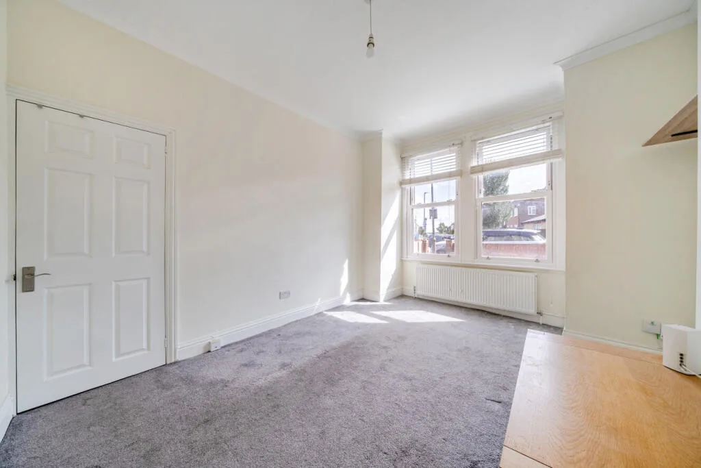 2 bedroom maisonette for rent