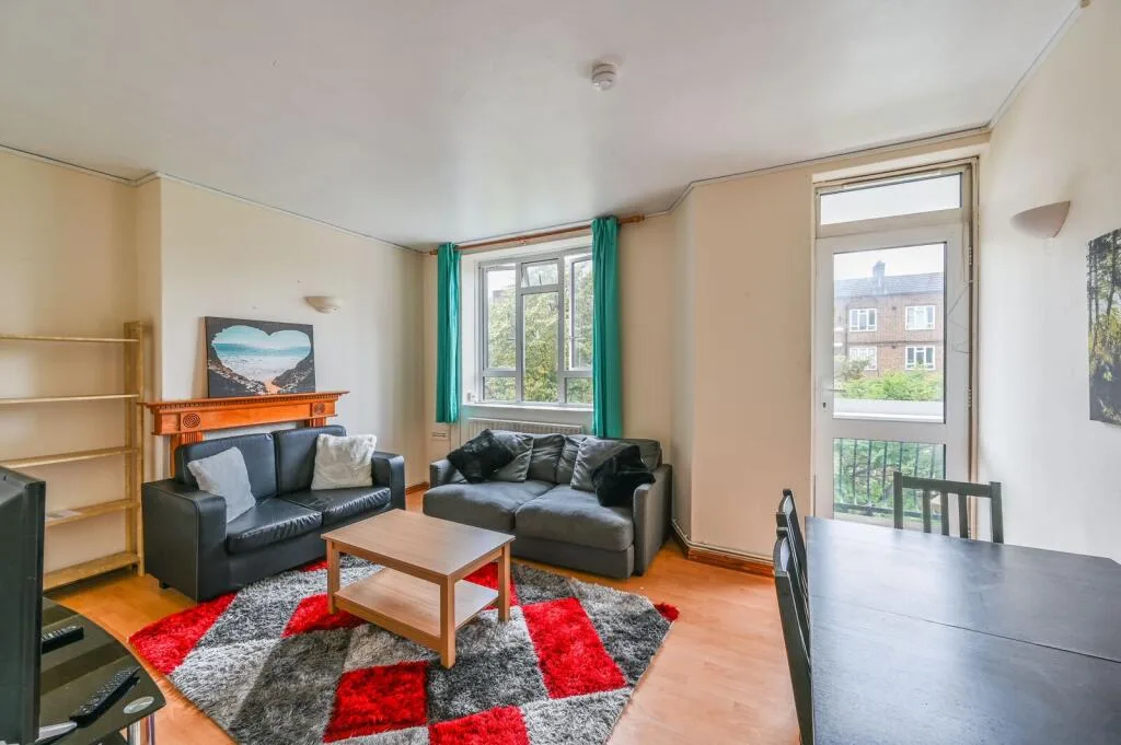4 bedroom maisonette for rent