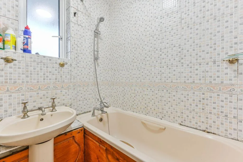 4 bedroom maisonette for rent