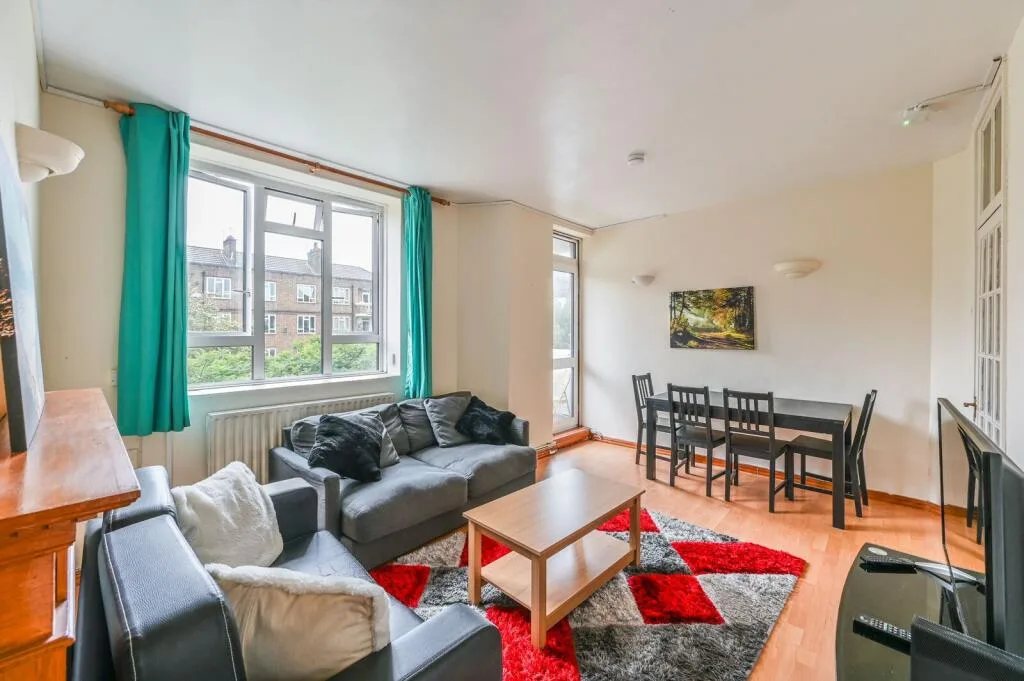 4 bedroom maisonette for rent