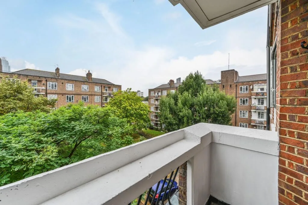 4 bedroom maisonette for rent