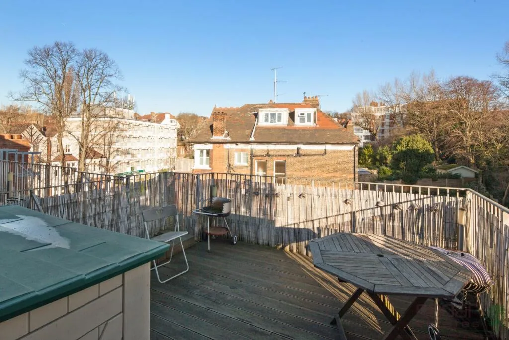 3 bedroom flat for rent