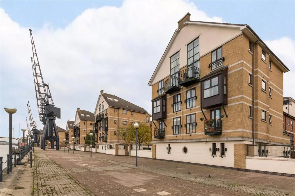 3 bedroom flat for rent