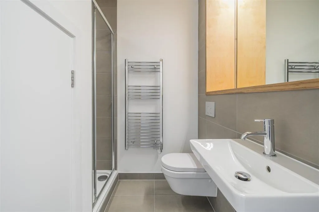 2 bedroom town house for rent