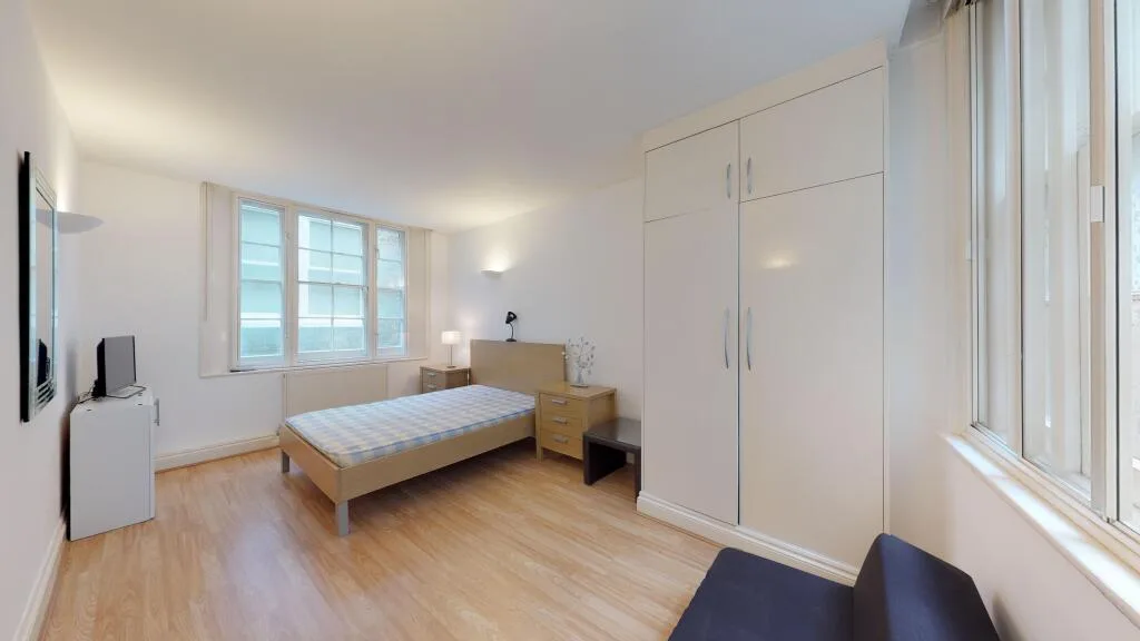 Studio flat for rent