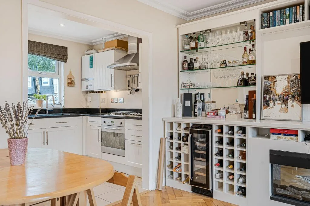 2 bedroom house for rent
