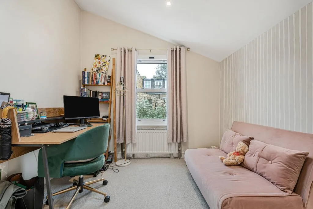 2 bedroom house for rent