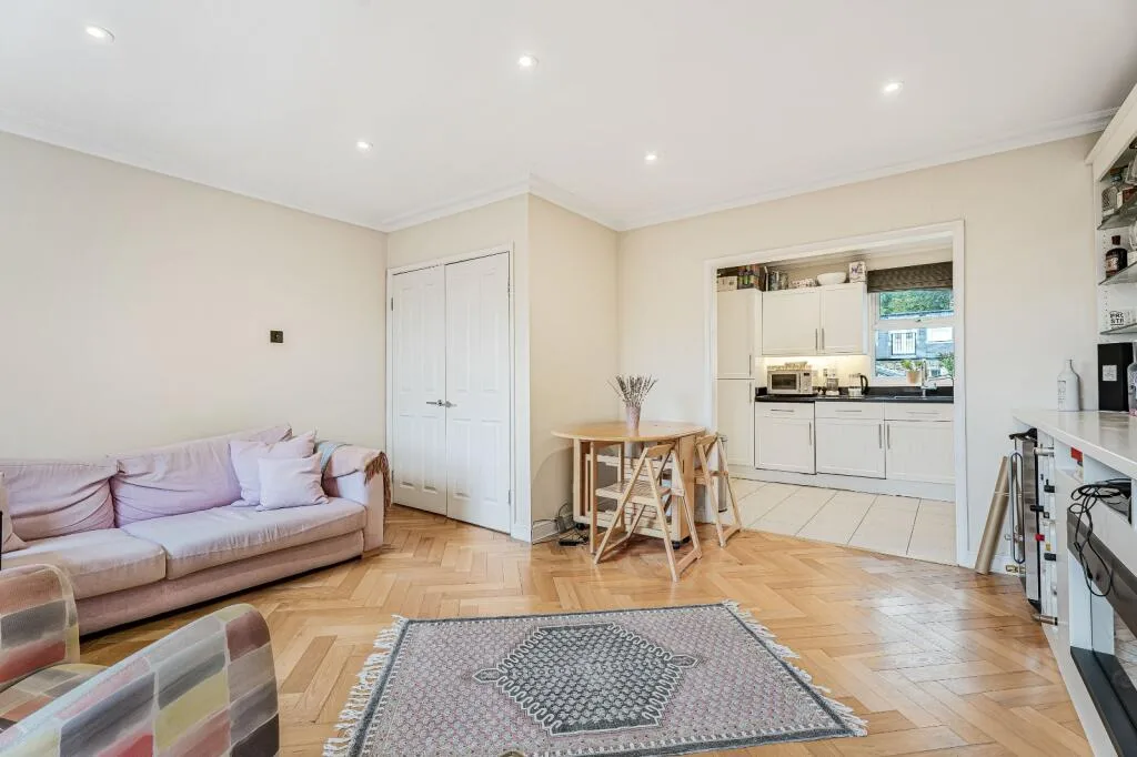 2 bedroom house for rent