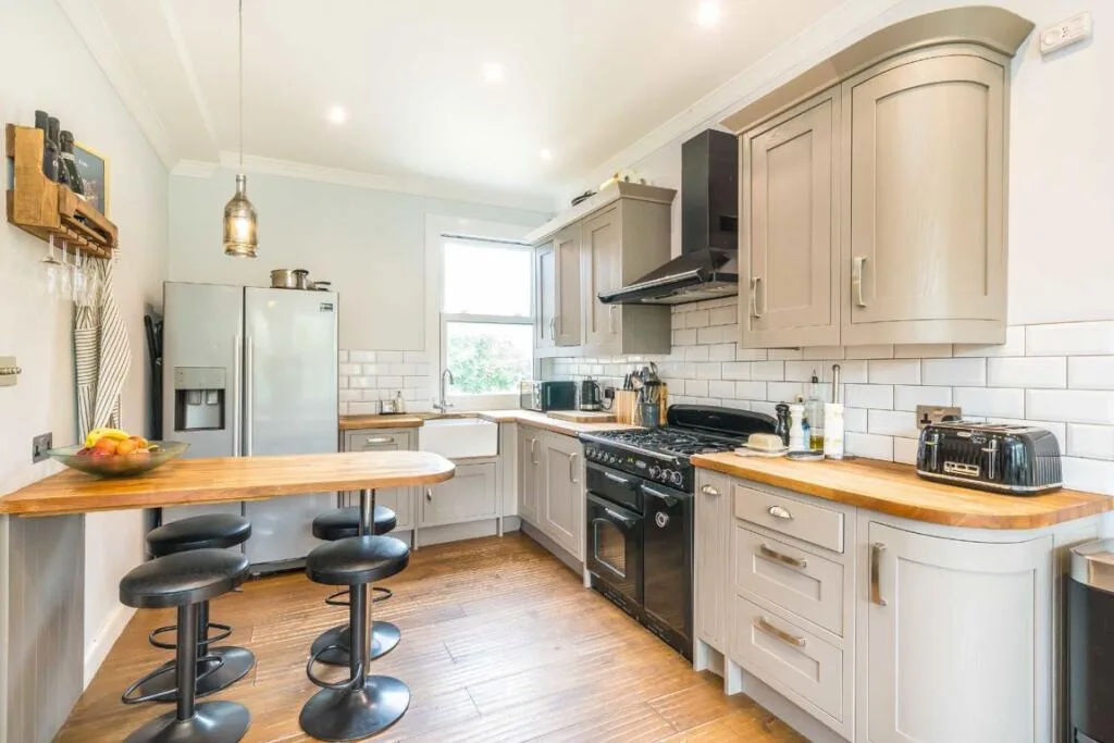 3 bedroom flat for rent